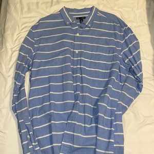 Mens button down casual shirt by Gap
